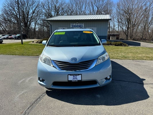 2016 Toyota Sienna XLE 7 Passenger Auto Access Seat 4dr Mini Van in Fort Atkinson, WI - K&F Auto Sales and Service
